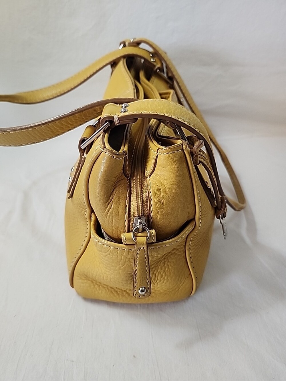 Vtg Y2k Fossil Mustard Yellow Pebbled Leather Shoulder Bag Purse w silver key - Picture 3 of 15